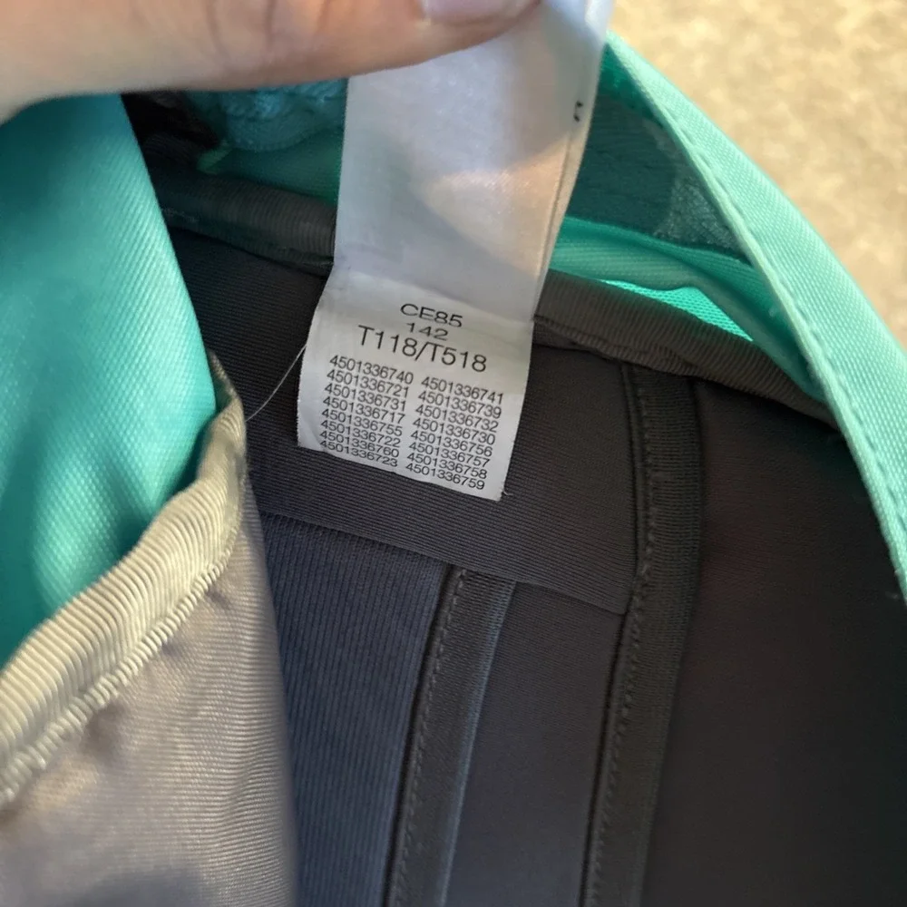 North Face Recon Women's Backpack School Work Hiking Padded Back Very Good Cond.